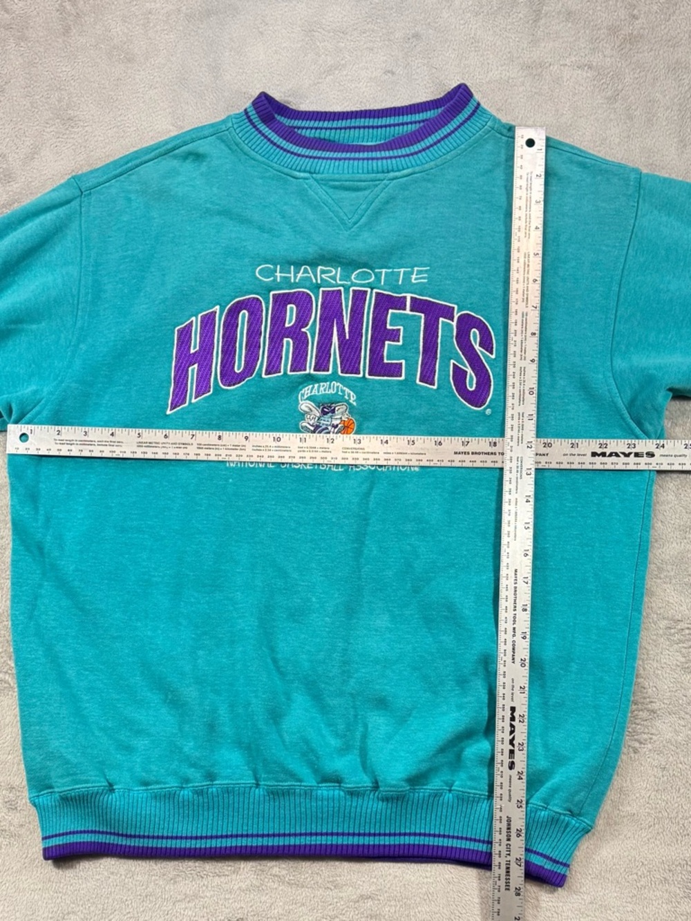 Vintage 90’s Logo Athletic Charlotte Hornets Sweater Size Large W/Cap - Picture 3 of 5